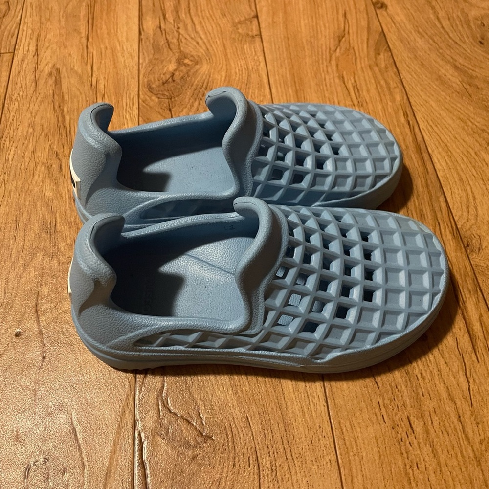 Coveted Lusso Cloud slip ons. Youth size 12-12.5. Baby blue!